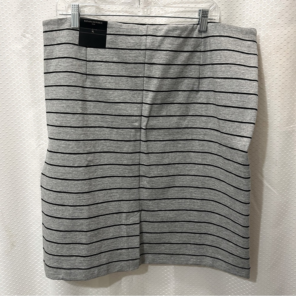 NWT BR Stretch pencil skirt